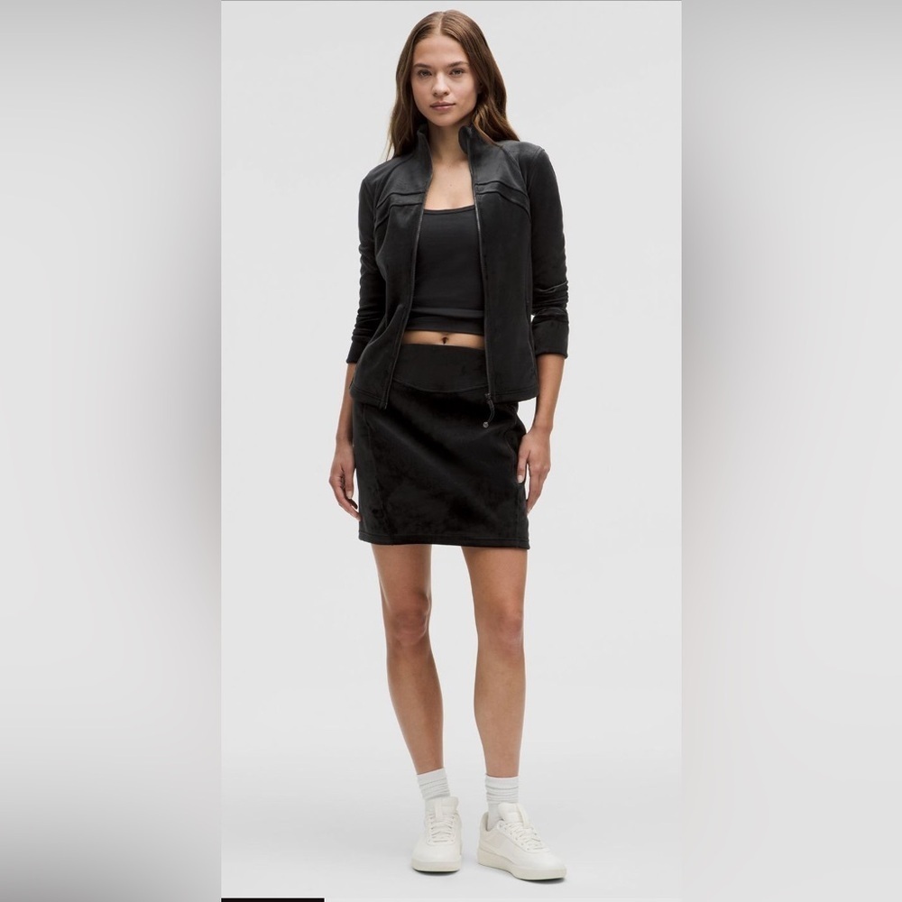 Lululemon Athletica Black Velvet Scuba Skirt XL